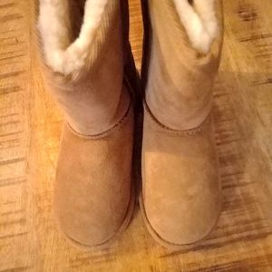 Girls sheepskin boots size 13